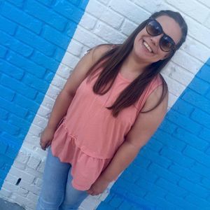 Meet your Posher, Chloe